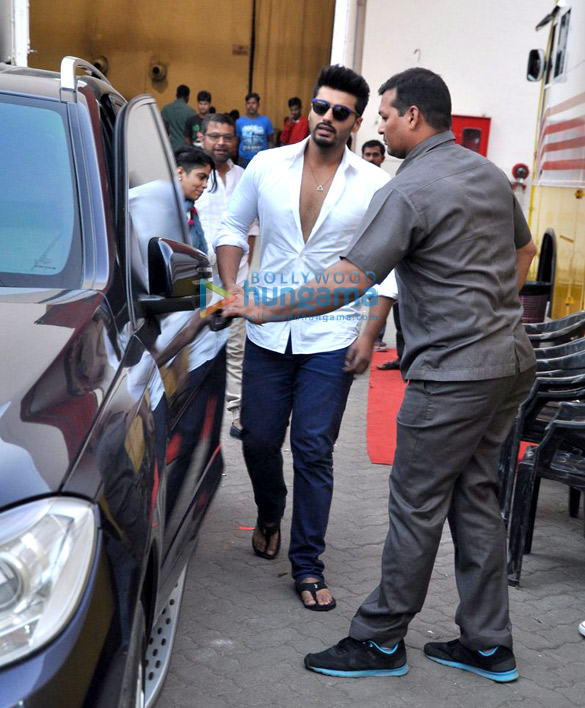 arjun kapoor snapped at mehboob studio 3