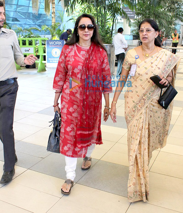 ajay devgn ayesha takia azmi hema malini dia mirza snapped at the airport 4