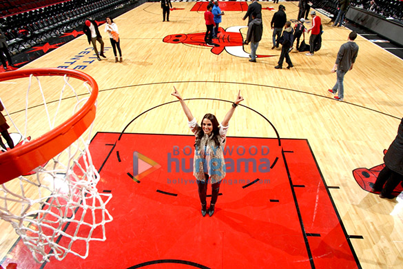 neha dhupia attends nba game between the indiana pacers chicago bulls 3