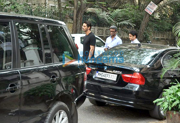 arjun rampal snapped in suburbs 2