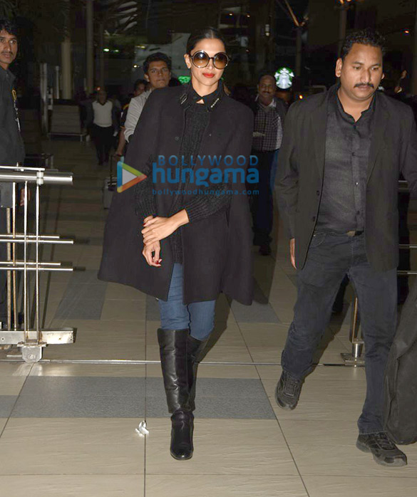 deepika padukone snapped at the domestic terminal returning from delhi 3