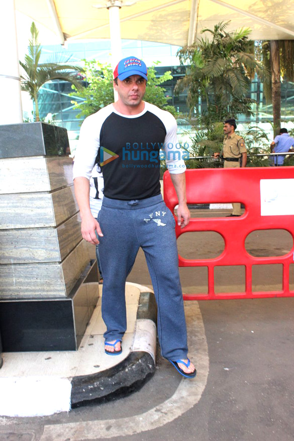 sohail khan suniel shetty and others snapped at the airport 2