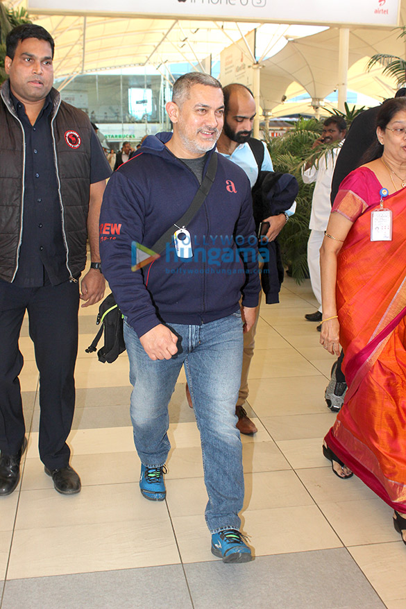 aamir khan arrives for rang de basanti 10 years celebration after his shoot for dangal 3