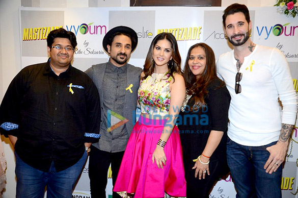 sunny leone meets the special kids from access life ngo 3