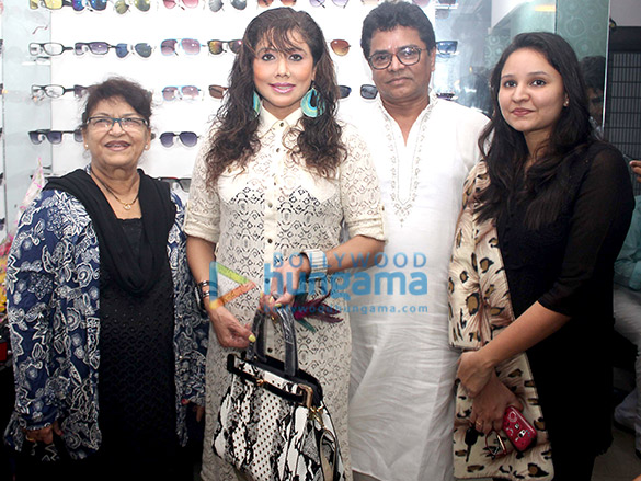 saroj khan tina ghai inaugurate dada saheb phalke film foundation medical centre at andheri 10
