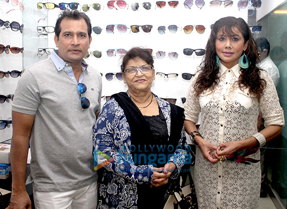 saroj khan tina ghai inaugurate dada saheb phalke film foundation medical centre at andheri 11