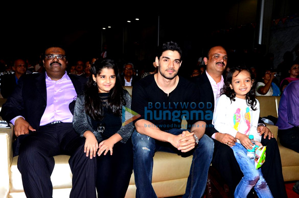 sooraj pancholi visits met college 6