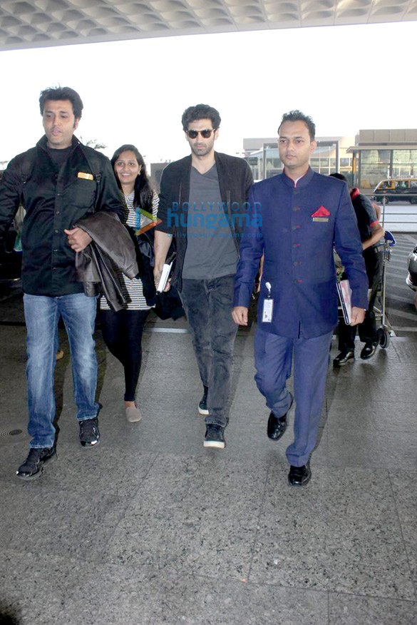 aditya roy kapoor katrina kaif depart for delhi to promote fitoor 2