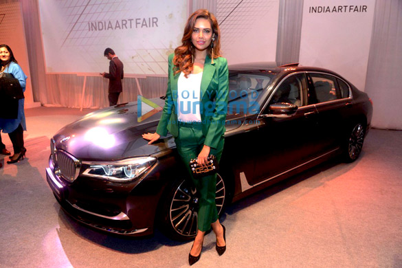 soha ali khan esha gupta aditi rao hydari grace the launch of bmw at india art fair 5