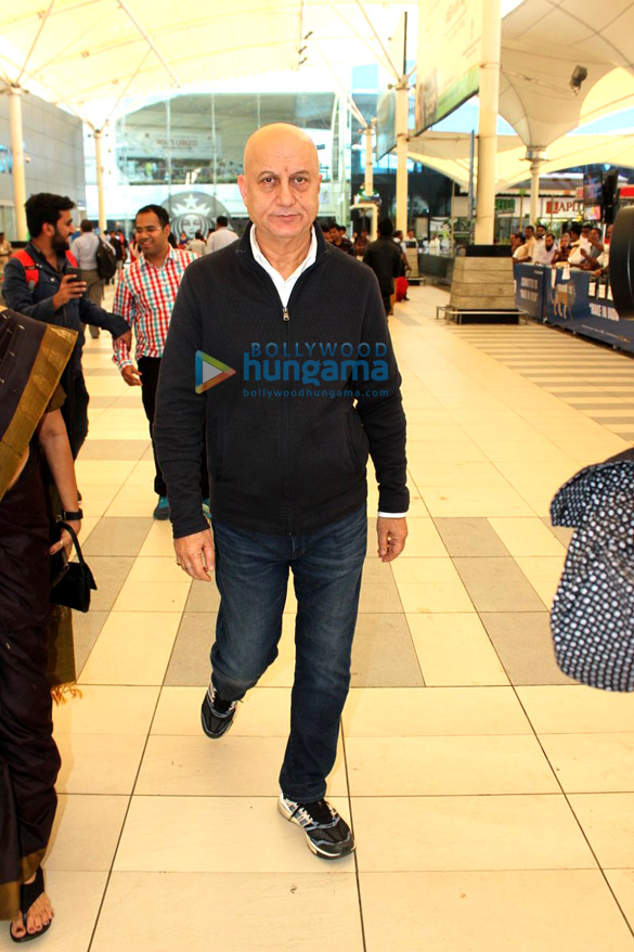abhishek bachchan irrfan khan snapped at the airport 5