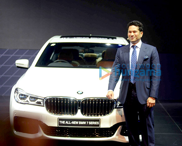 sachin tendulkar unveils the new bmw 7 series at auto expo 2016 6