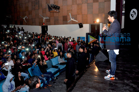arjun kapoor snapped at the hindu college in delhi 2