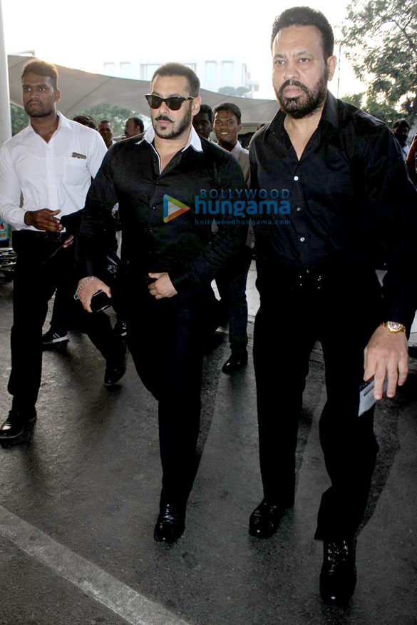 salman khan preity zinta and others snapped at the airport 12