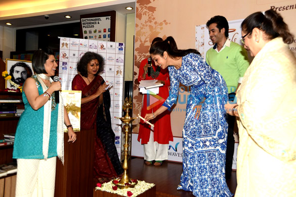 tusshar kapoor eesha koppikhar at the launch of roshani shenazs book angels speak 4