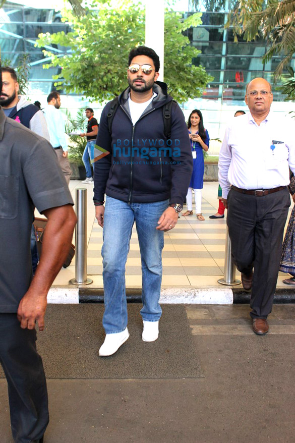 abhishek bachchan suniel shetty and others snapped at the airport 2