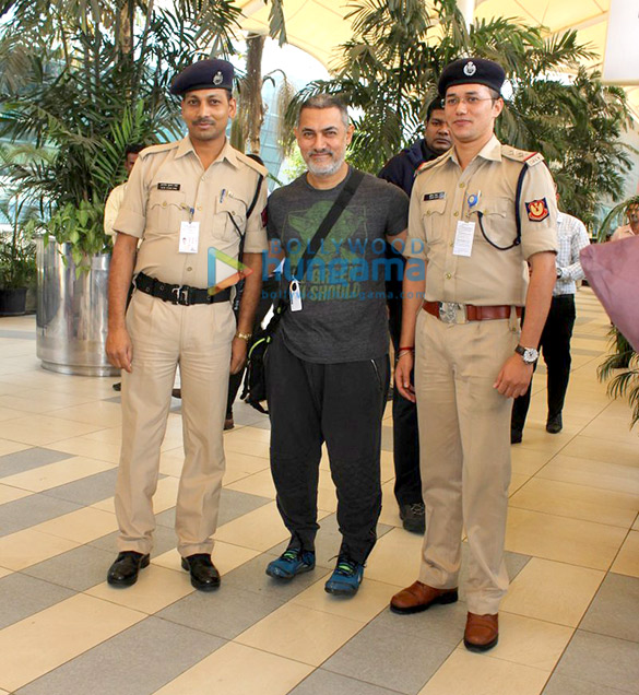 aamir khan arrives after shooting for dangal in delhi 3