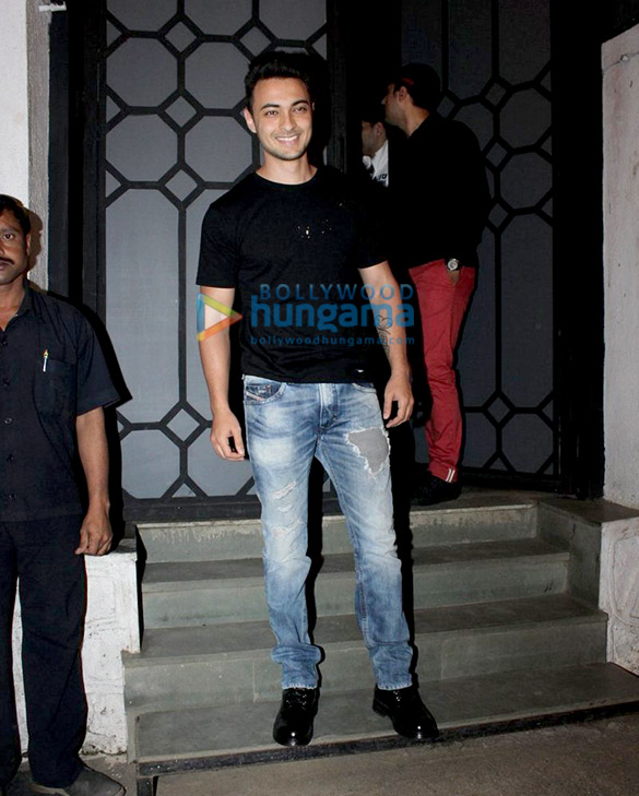 arpita khan snapped with hubby at the korner house 6