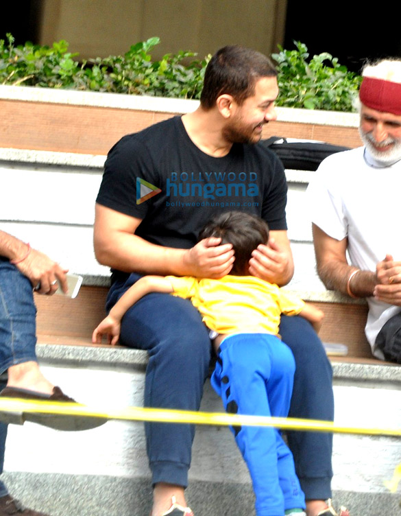 aamir khan snapped taking a walk with his son azad rao khan in bandra 3