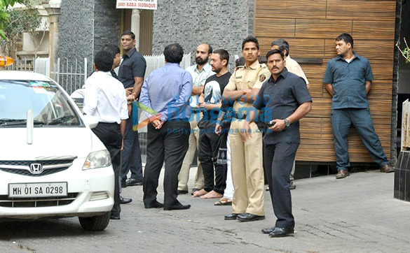 aamir khan snapped after a meeting with maharashtra government officials 6