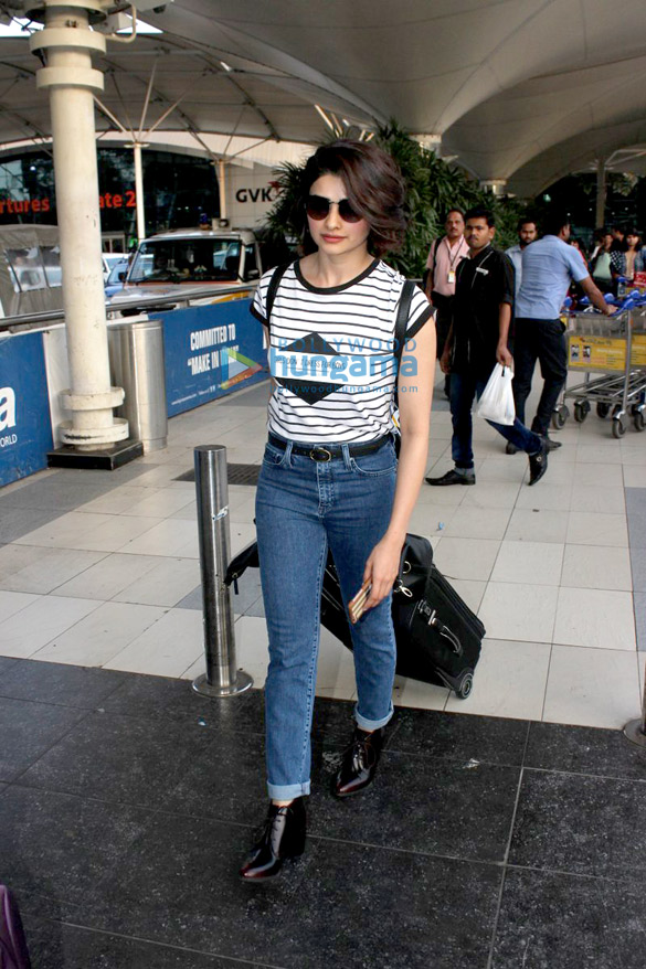 shilpa shetty anil kapoor others snapped at the airport 18