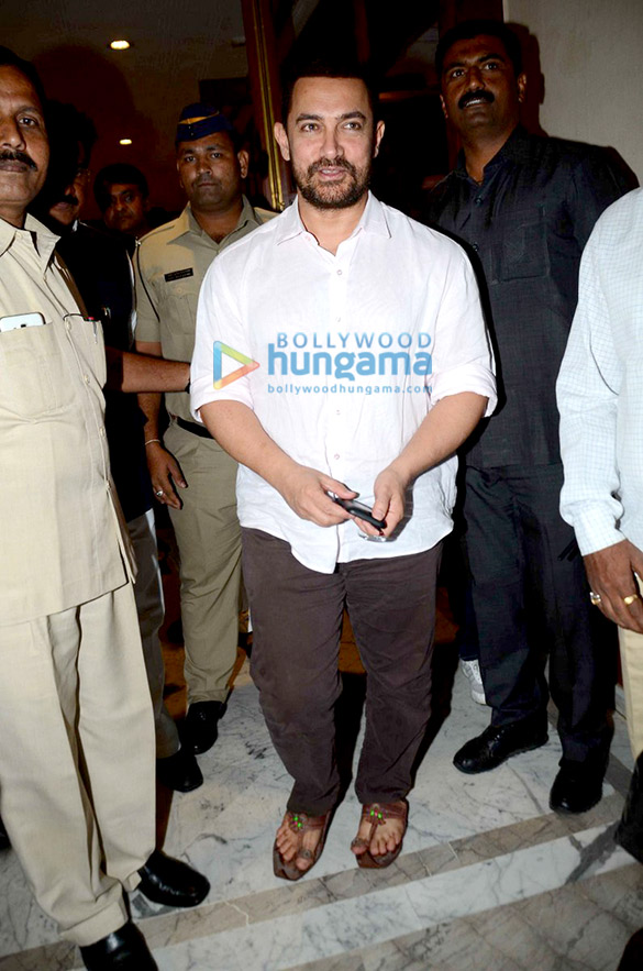 aamir khan and devendra fadnavis announce the social initiative satyamev jayate water cup 12