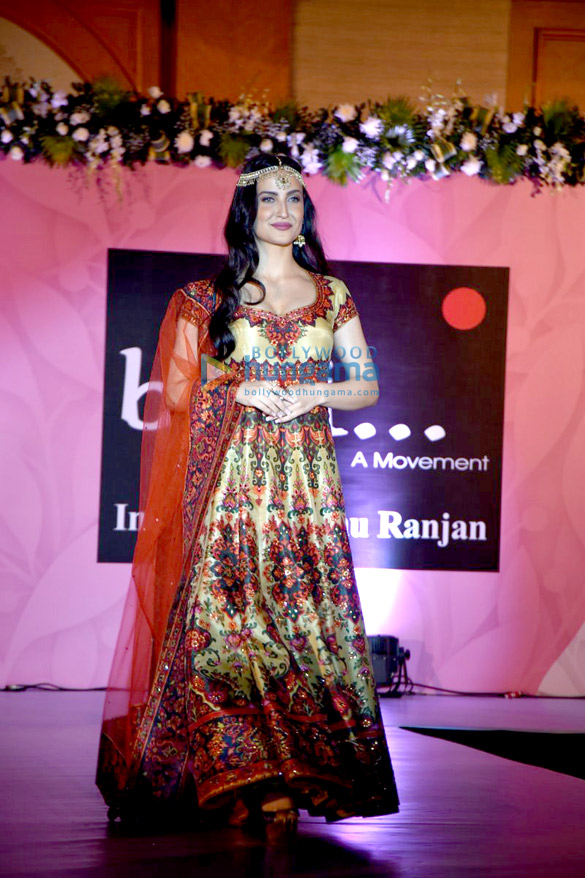 elli avram shakti kapoor gulshan grover others at vivaha fashion show with beti foundation 2