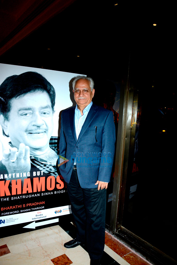 amitabh bachchan at the launch of shatrughan sinhas biography anything but khamosh 22