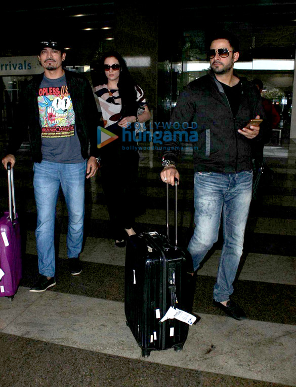 aamir khan ileana dcruz bipasha basu and many others snapped at the domestic airport 22