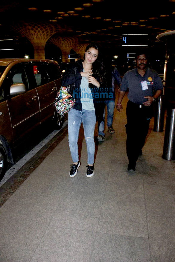 shraddha kapoor snapped at the mumbai international airport 3