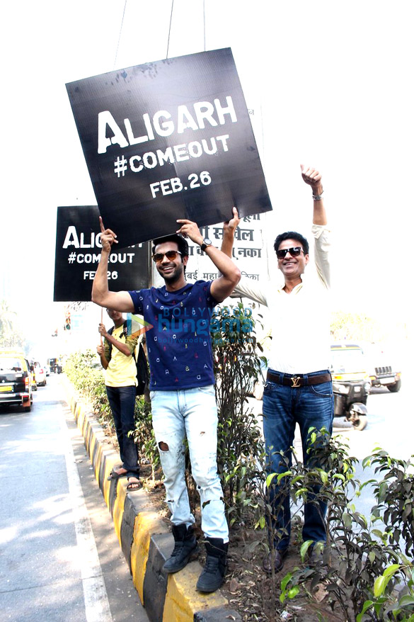 cast of aligarh at the protest march with college students 4