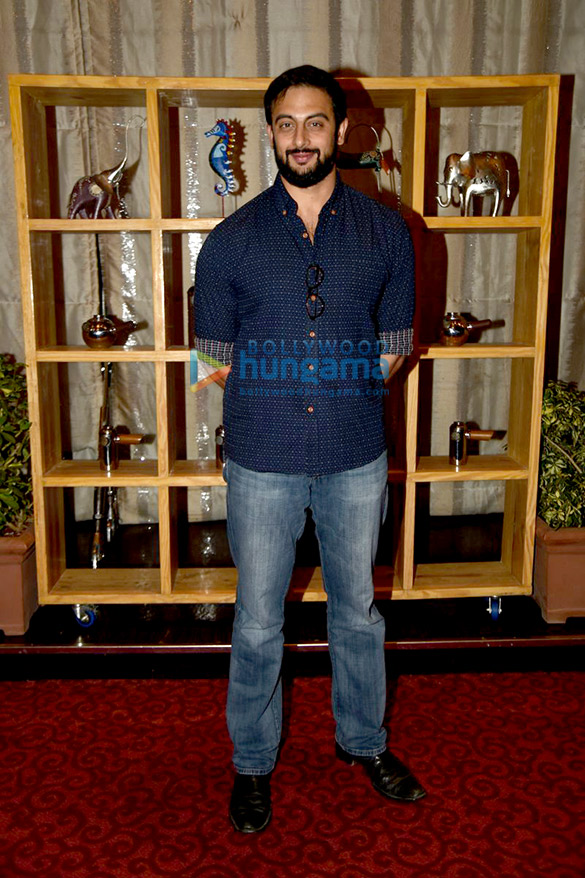 naseerudin shah twinkle khanna homi adajania at the launch of the book the village of pointless conversations 4
