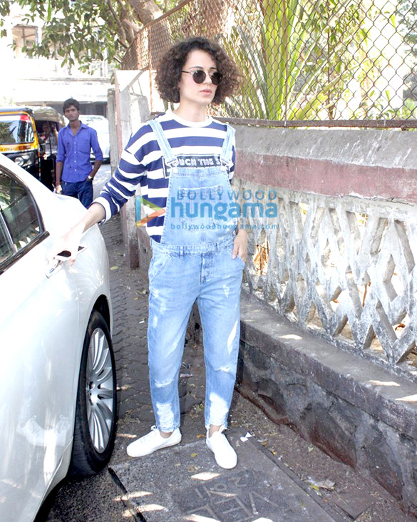kangna ranaut snapped post dubbing session at a studio in the suburbs 6
