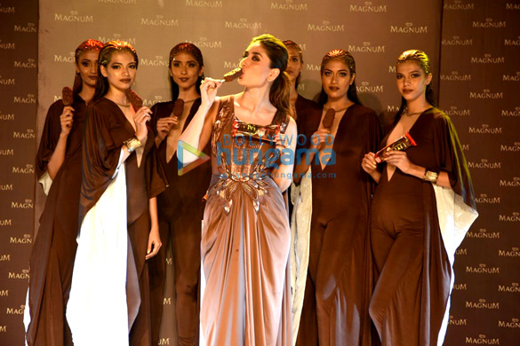 kareena kapoor khan at the launch of the new magnum ice cream 12