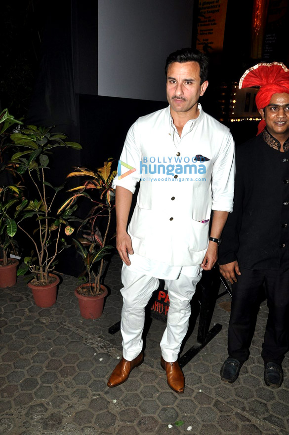 saif ali khan kareena kapoor khan karisma kapoor shashi kapoor randhir kapoor grace zakir hussains concert at prithvi theatre 5
