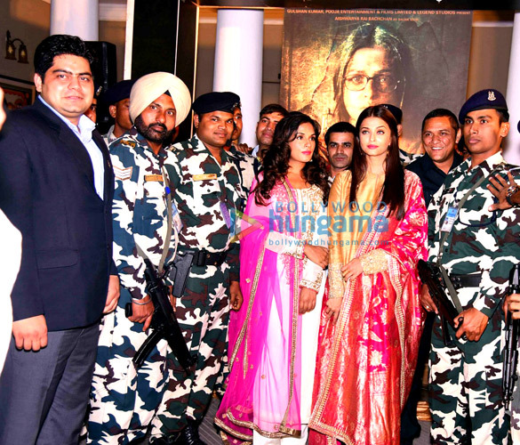 aishwarya rai bachchan richa chadda at the first look launch of sarbjit in delhi 9