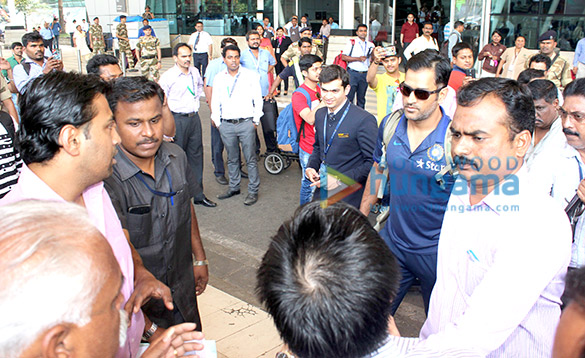 mahendra singh dhoni yuvraj singh hazel keech virat kohli other cricketers snapped at the domestic airport 2