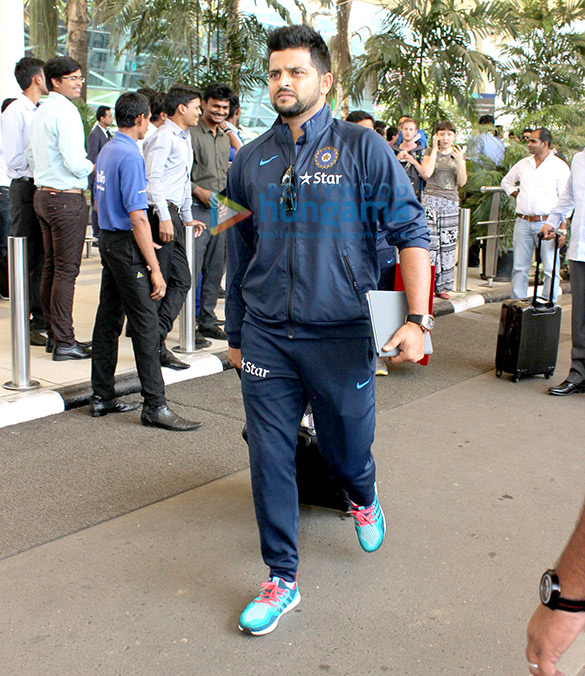 mahendra singh dhoni yuvraj singh hazel keech virat kohli other cricketers snapped at the domestic airport 7