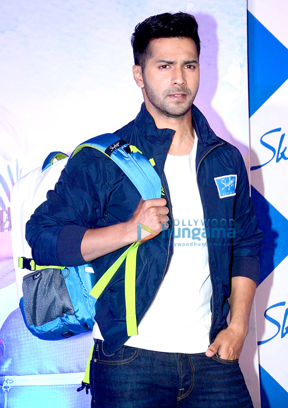 varun dhawan at the launch of skybags new collection 5