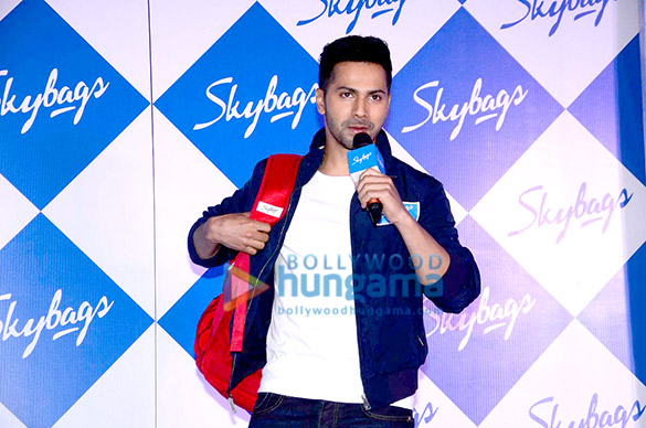 varun dhawan at the launch of skybags new collection 3