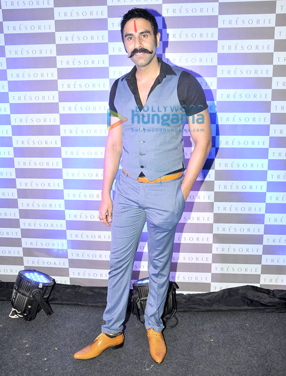 hrithik roshan bobby deol at the launch of tresorie store 22