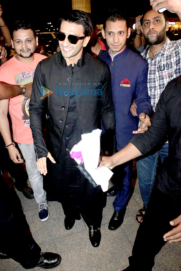 shah rukh khan ranveer singh depart for toifa 2016 in dubai 3