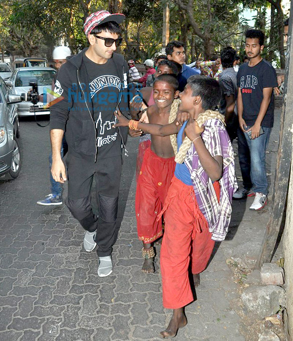 ranveer singh snapped post dubbing in bandra 2