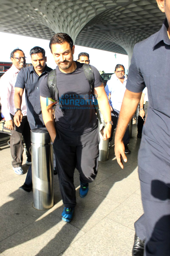 aamir khan leaves to shoot for dangal in delhi 8