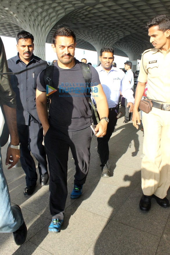 aamir khan leaves to shoot for dangal in delhi 6