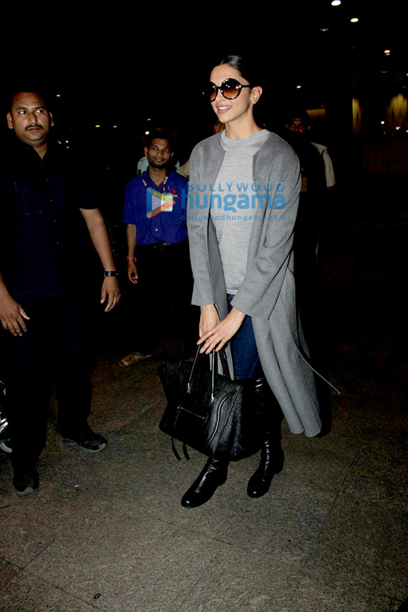 deepika padukone arrives from the us after attending a friends wedding 7