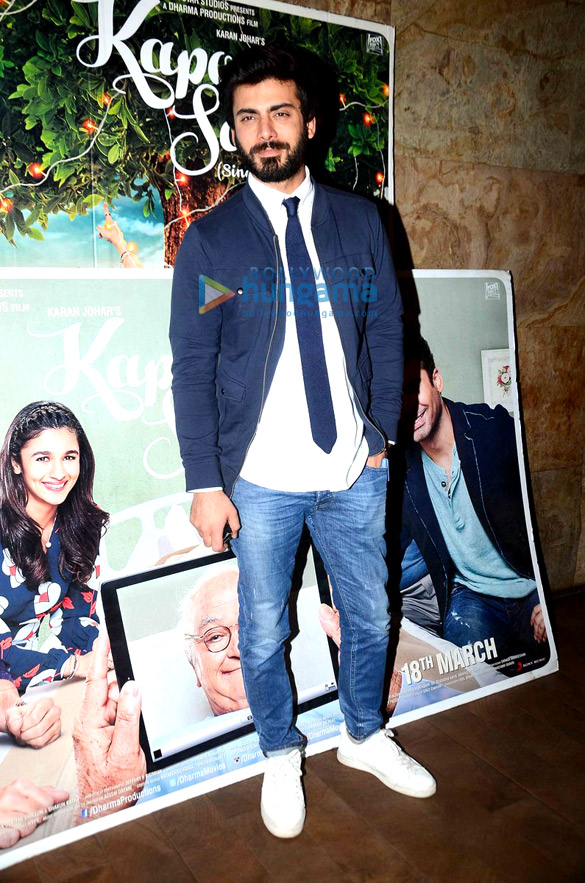 fawad khan hosts a special screening of kapoor sons at lightbox 9