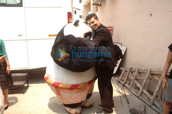 po the panda from kung fu panda meets the cast of kapoor sons 6