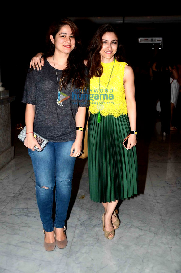 konkona sen sharma soha ali khan others at colin brads two man show play at ncpa 11