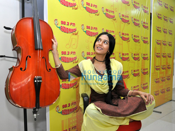 amrita rao promotes her serial meri awaaz meri pehchaan hai at radio mirchi studio 2