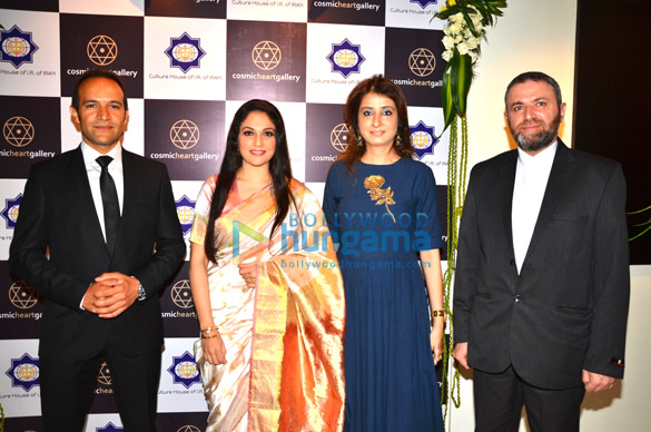 gracy singh dolly thakore others attend iranian artist kaveh afraies world without borders art show at cosmic heart gallery 11